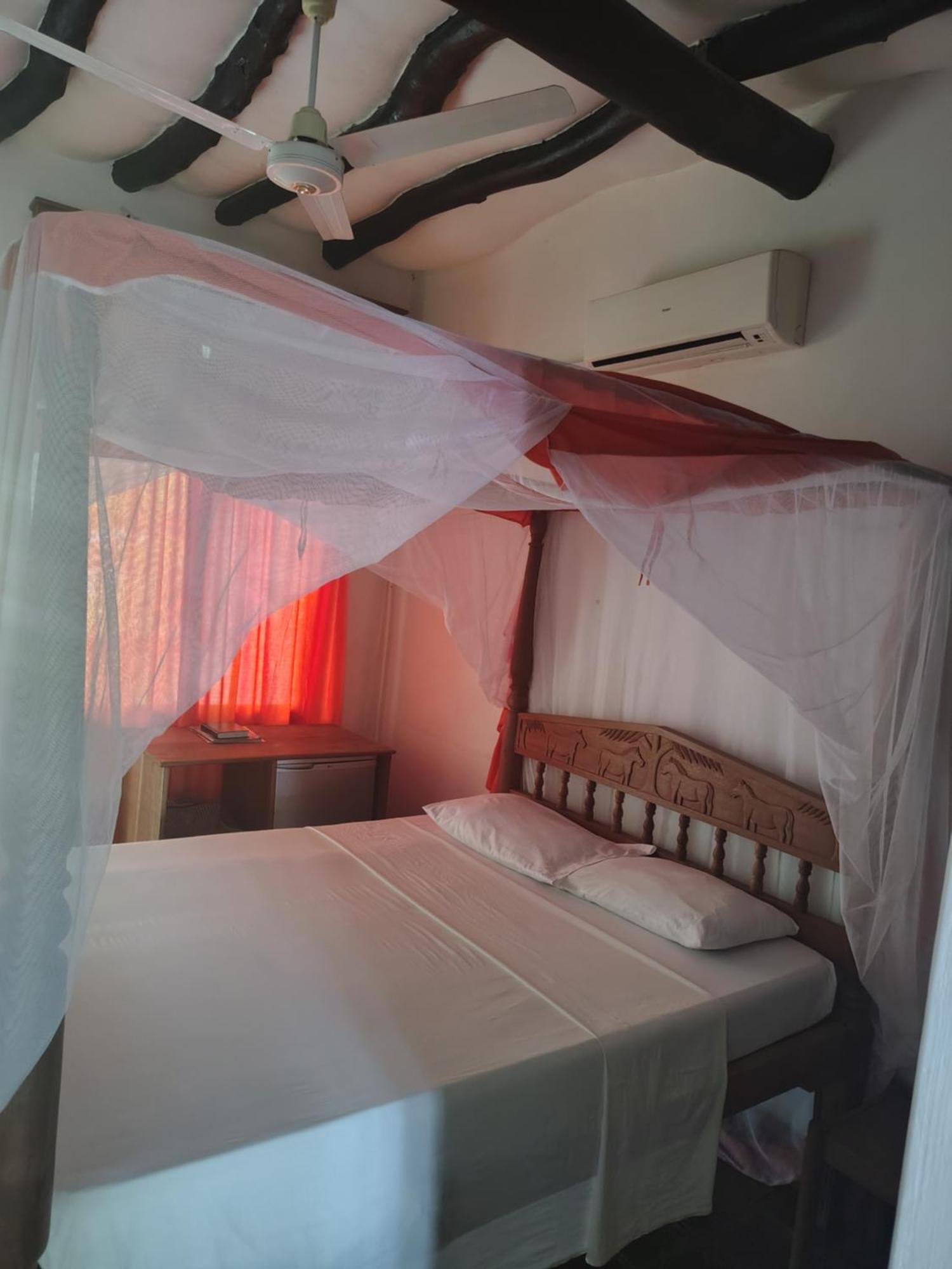 Mangro Hotel Diani Beach Buitenkant foto