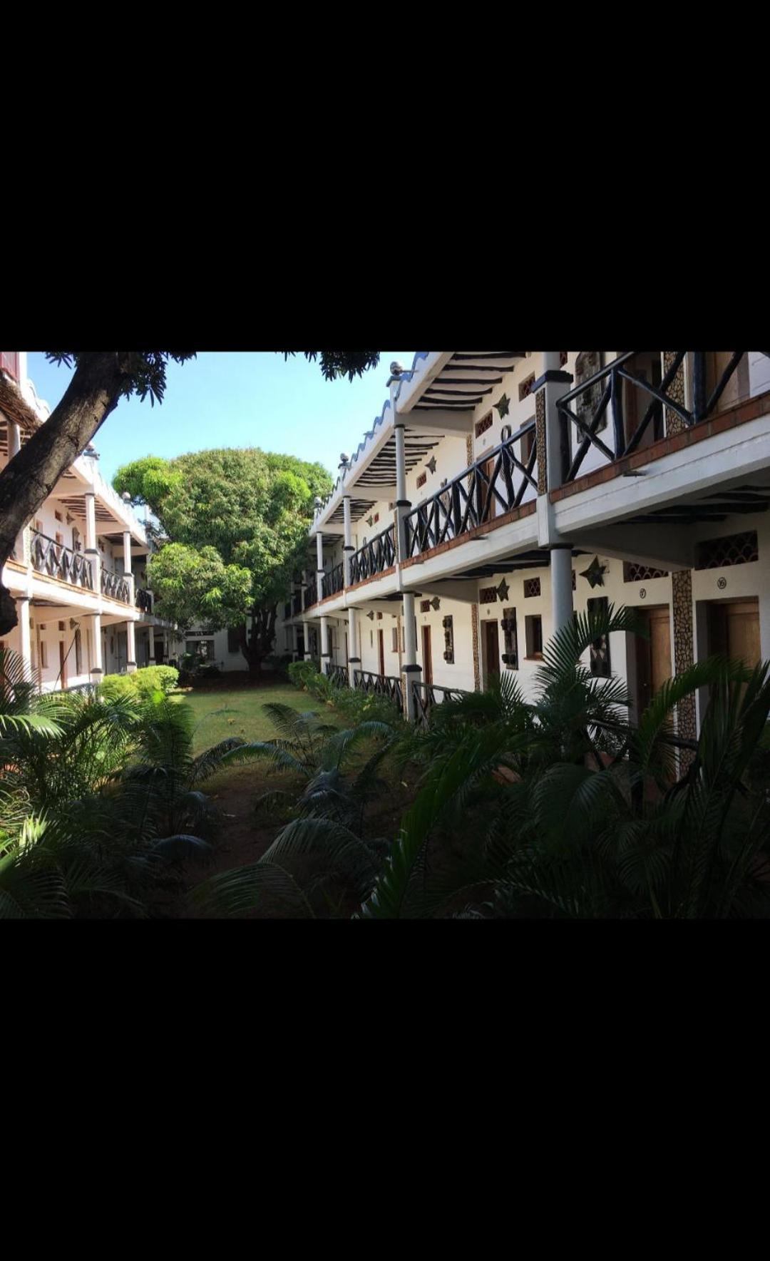 Mangro Hotel Diani Beach Buitenkant foto