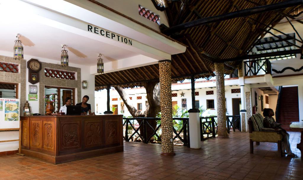 Mangro Hotel Diani Beach Buitenkant foto