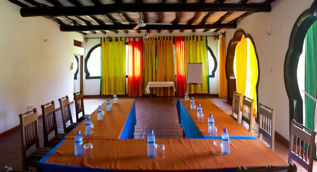 Mangro Hotel Diani Beach Buitenkant foto