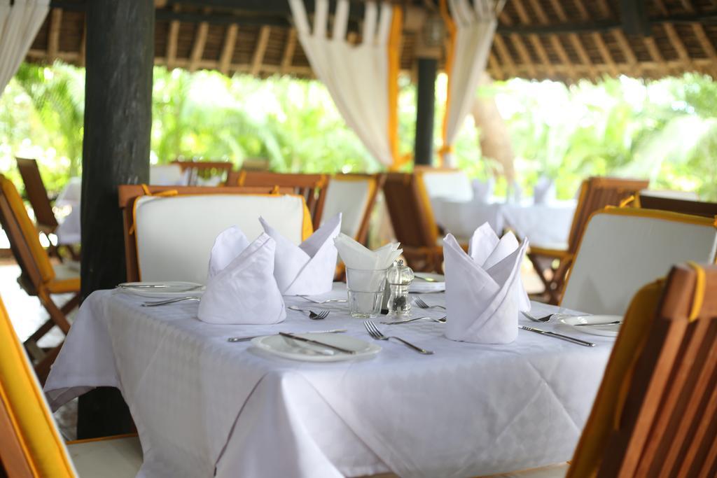 Mangro Hotel Diani Beach Buitenkant foto