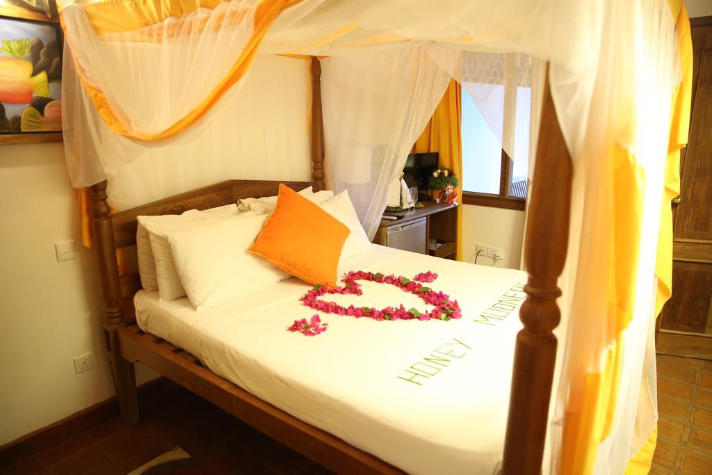 Mangro Hotel Diani Beach Buitenkant foto